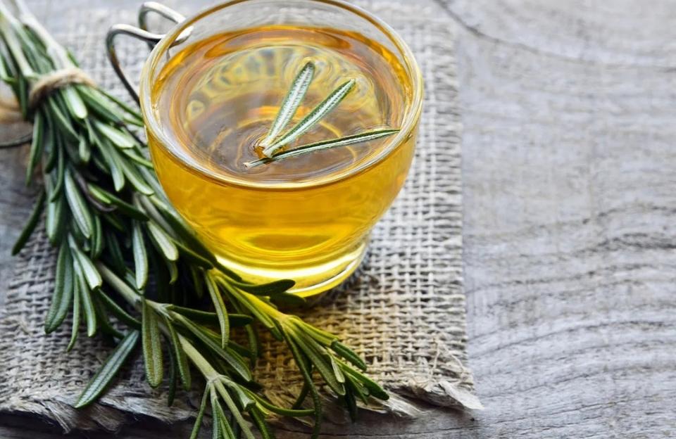 Receta infusión de romero. Propiedades y beneficios